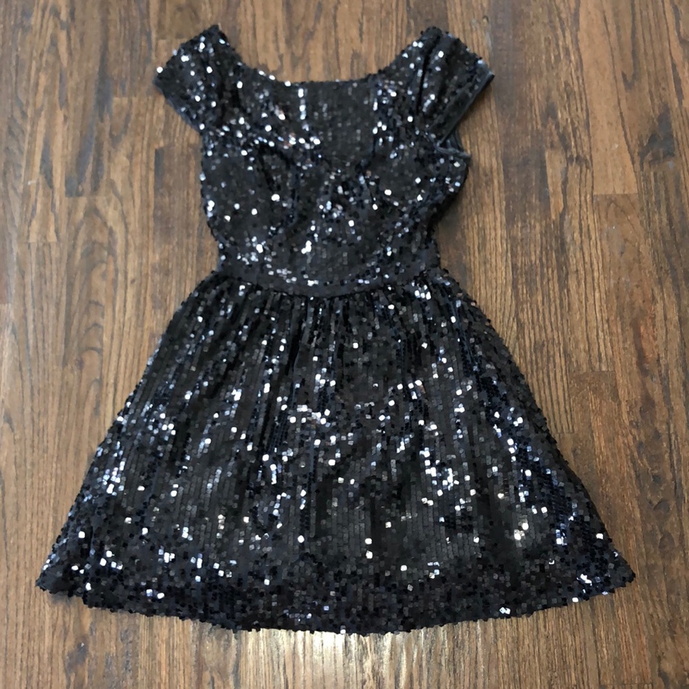 Gorgeous little black dress